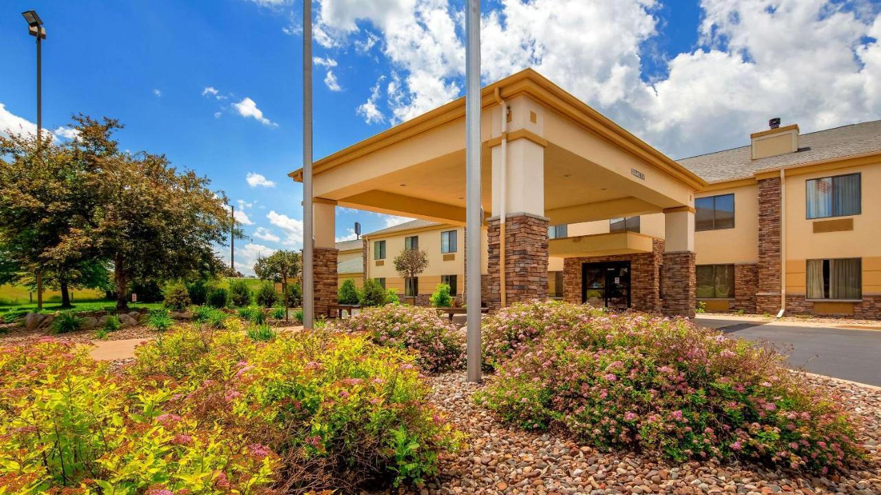 Comfort Inn & Suites Black River Falls I-94 Екстериор снимка