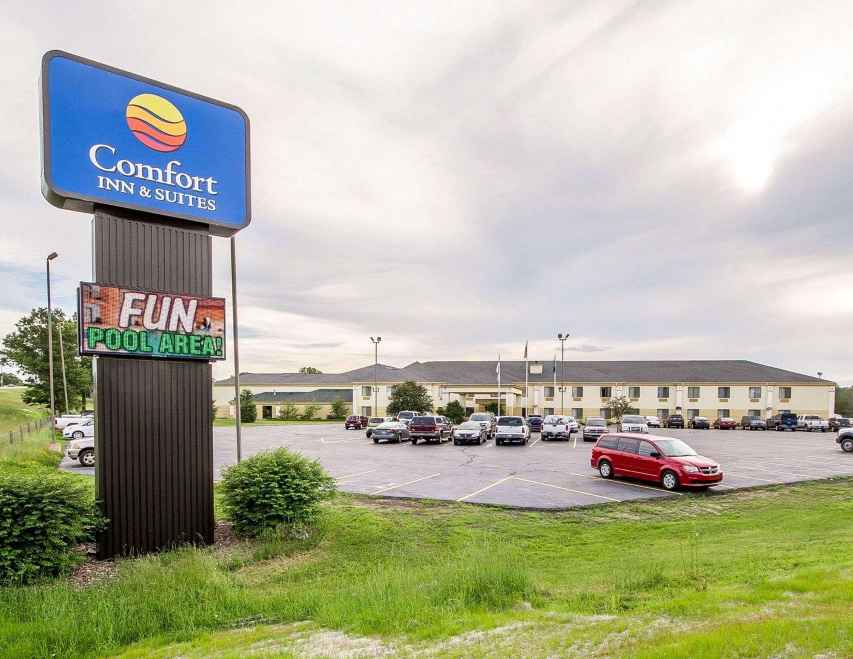 Comfort Inn & Suites Black River Falls I-94 Екстериор снимка