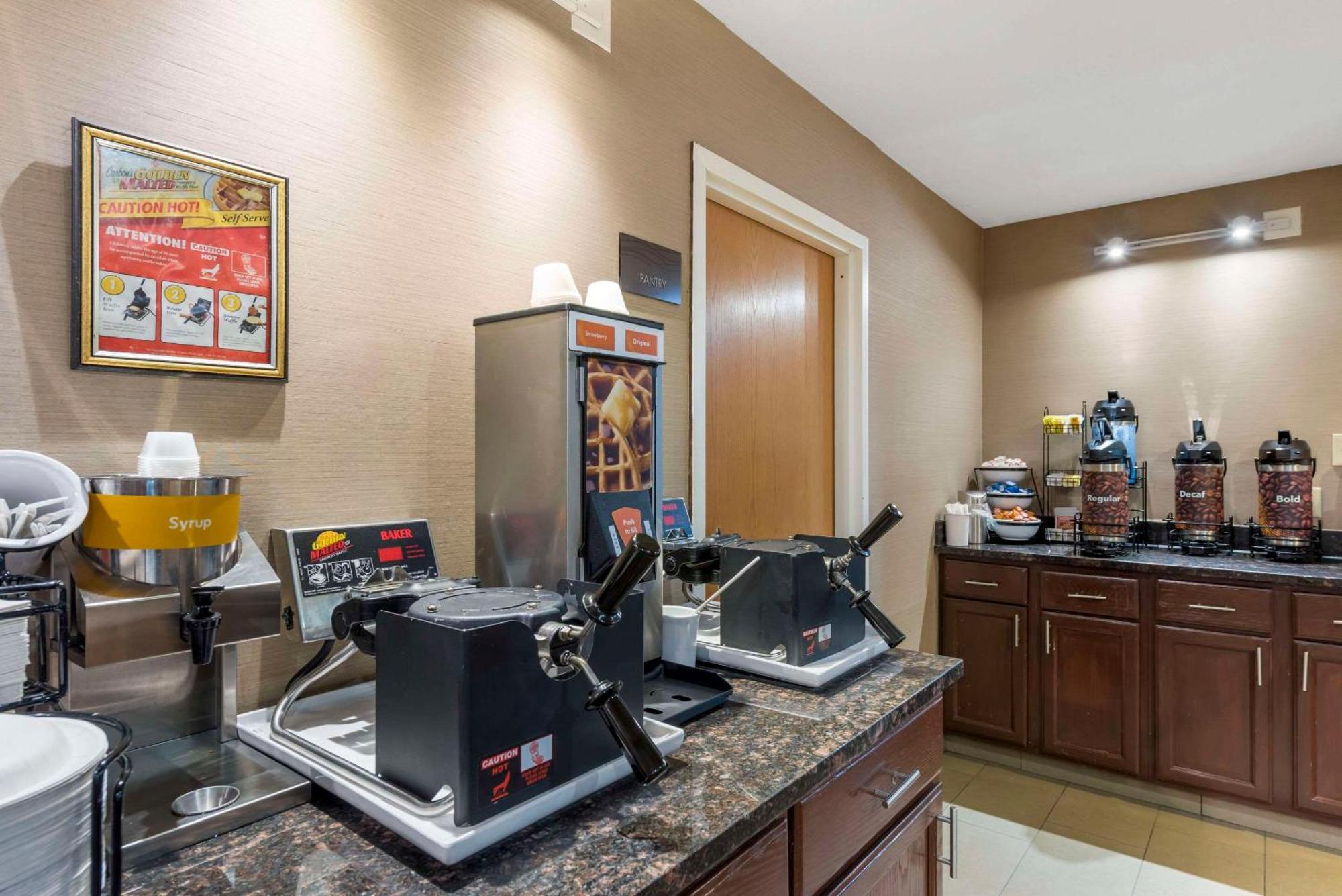 Comfort Inn & Suites Black River Falls I-94 Екстериор снимка