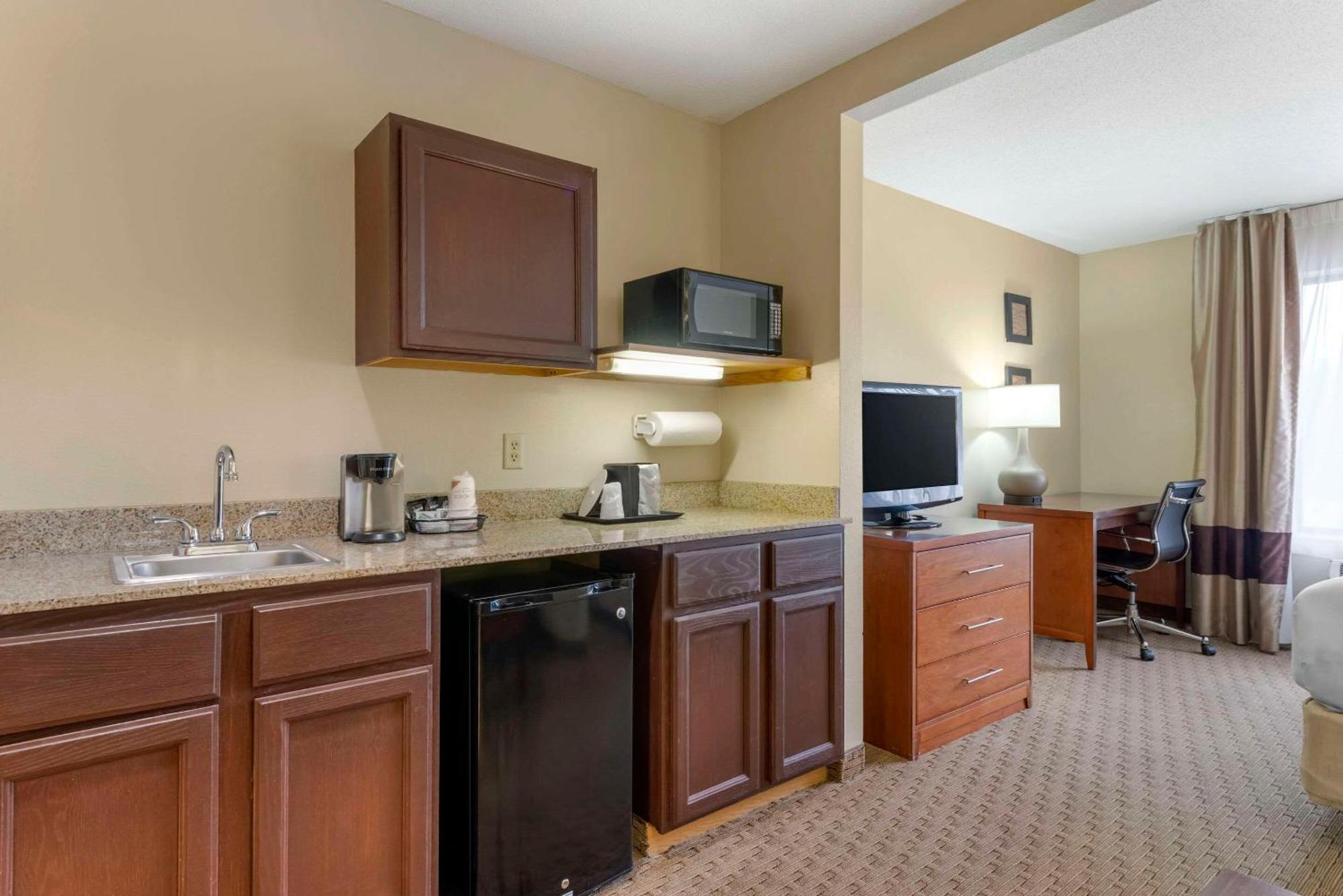 Comfort Inn & Suites Black River Falls I-94 Екстериор снимка