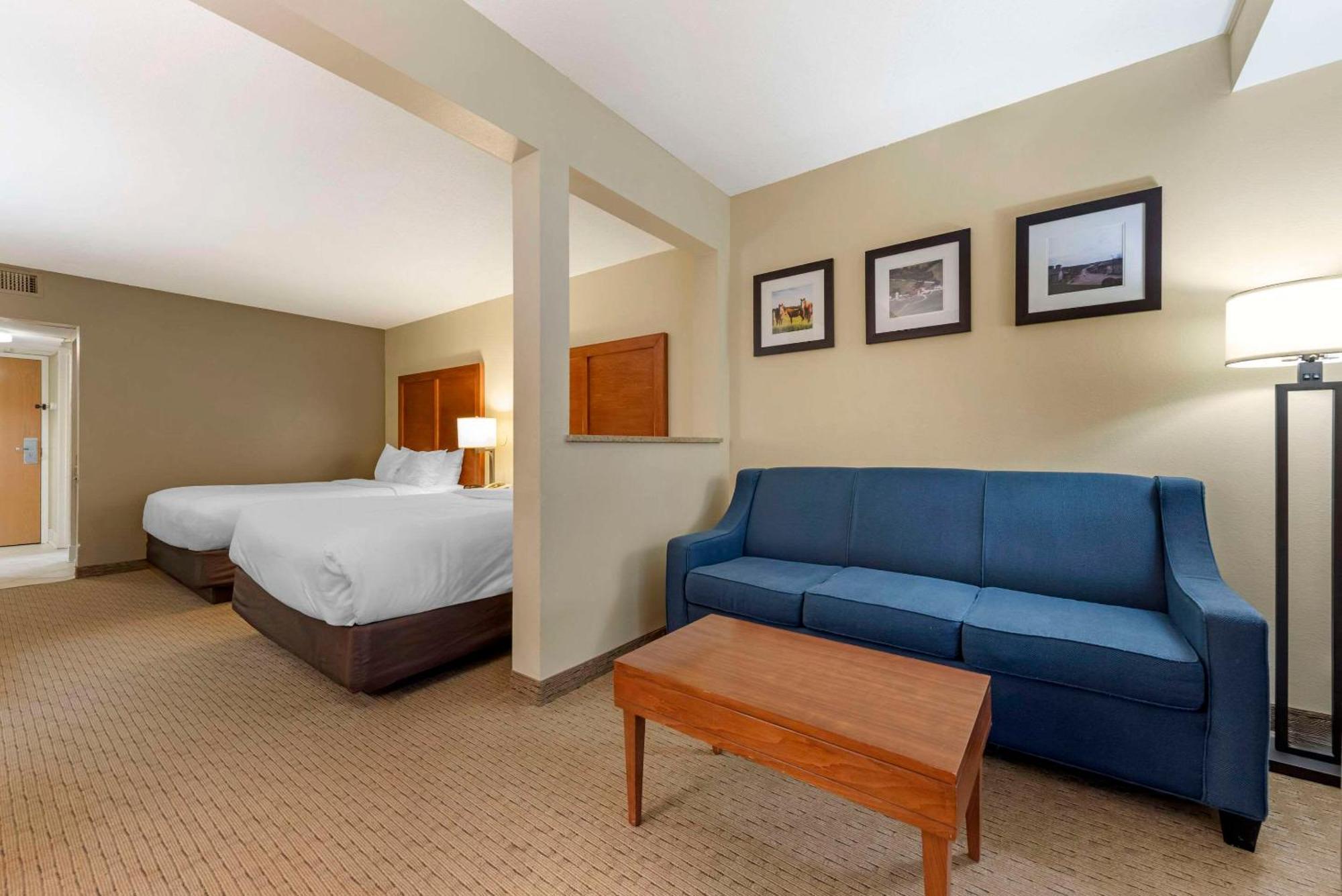 Comfort Inn & Suites Black River Falls I-94 Екстериор снимка