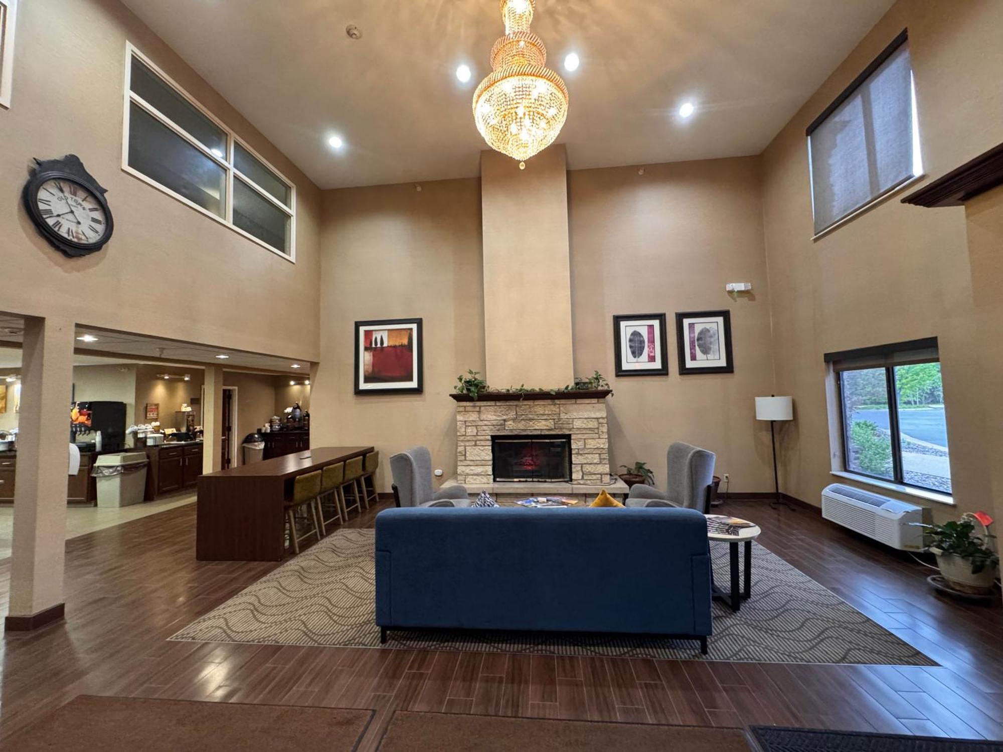 Comfort Inn & Suites Black River Falls I-94 Екстериор снимка