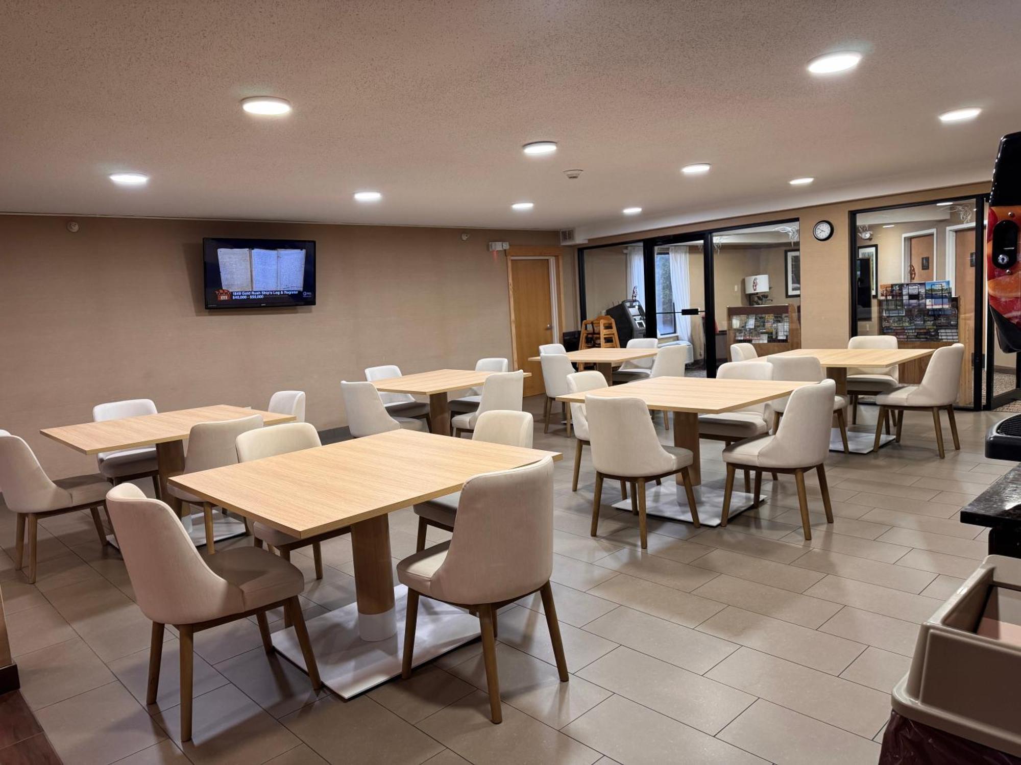 Comfort Inn & Suites Black River Falls I-94 Екстериор снимка