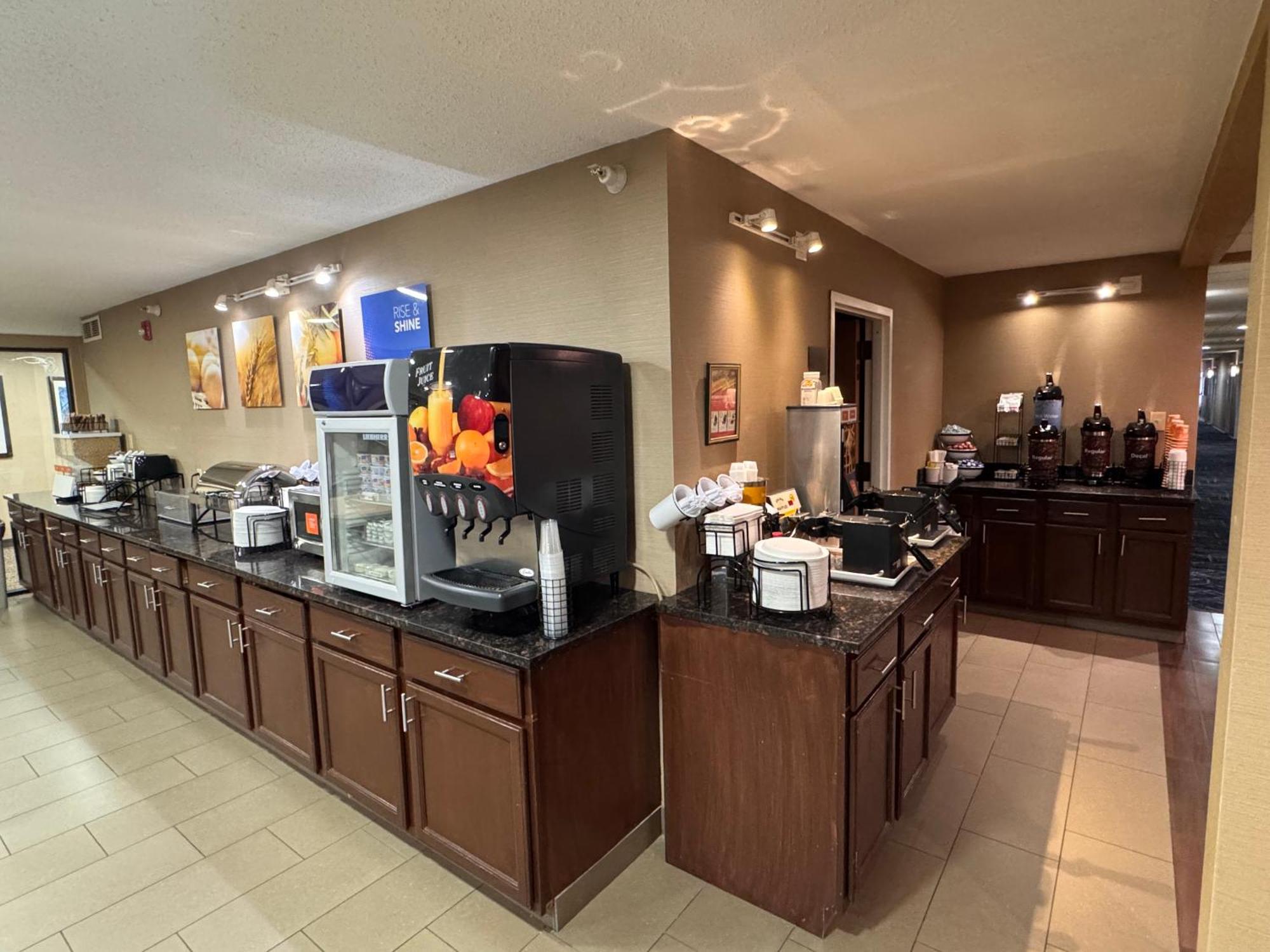Comfort Inn & Suites Black River Falls I-94 Екстериор снимка